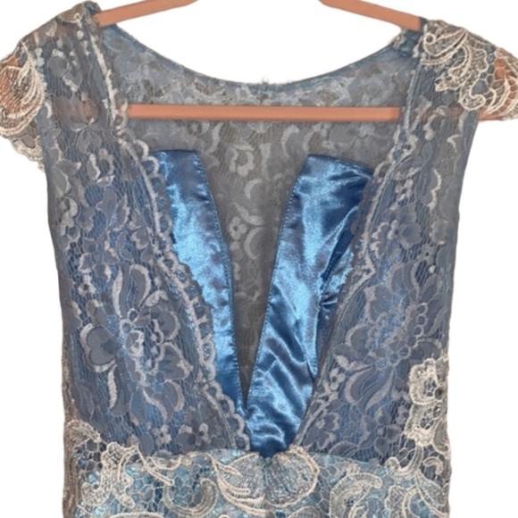 Maxi Gown Backless Light Blue Sz S Illusion Neckline Light Blue Lace Maxi Dress - Picture 4 of 10